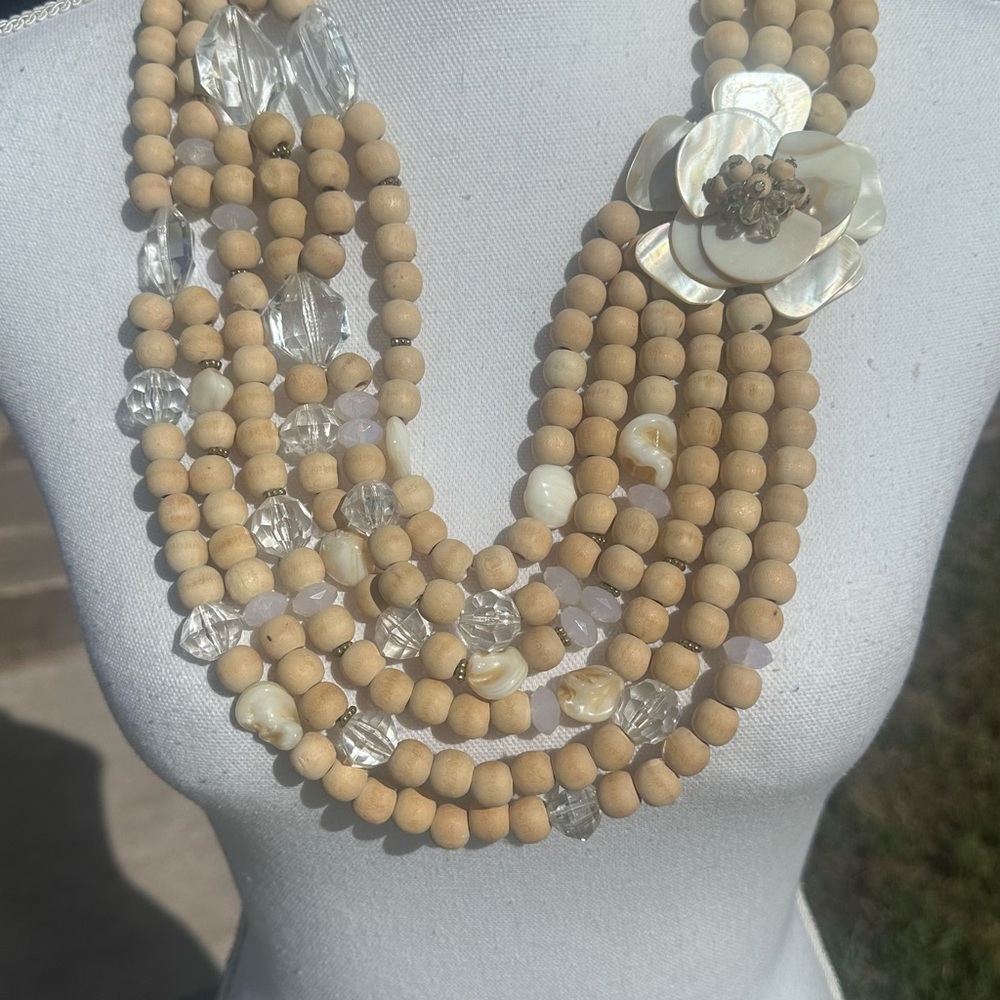Anthropologie Vintage Tan and White Statement Necklace with Floral Design - EUC - Picture 3 of 10
